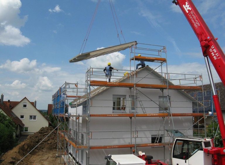 Specjalistyczne podesty ruchome do prowadzenia prac remontowych