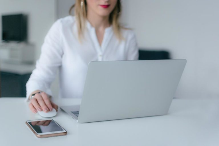 Profesjonalny przesył internetu na nowoczesnych światłowodach
