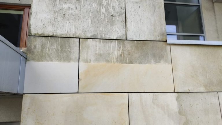 Profesjonalne czyszczenie i zabezpieczanie elewacji z piaskowca
